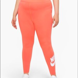 Size 1x Nike leggings brand new with tags